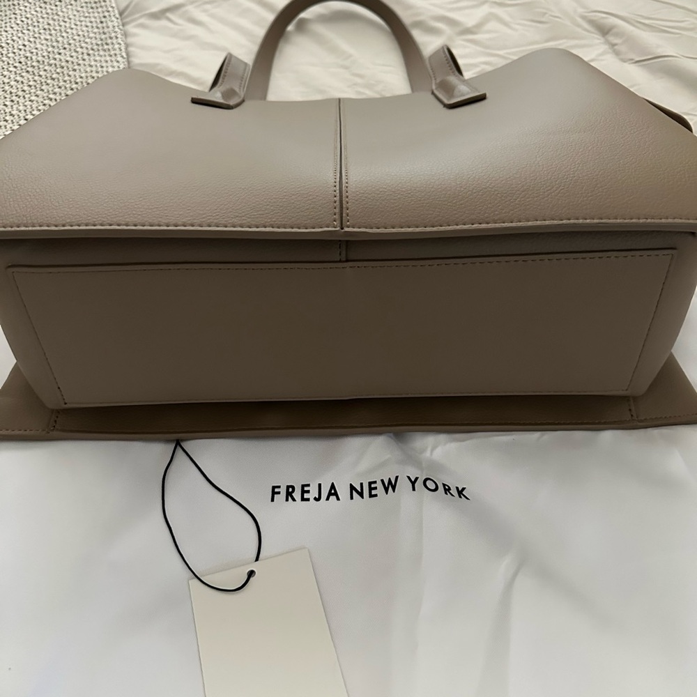 Freja Paloma Tote - Taupe - Picture 7 of 9